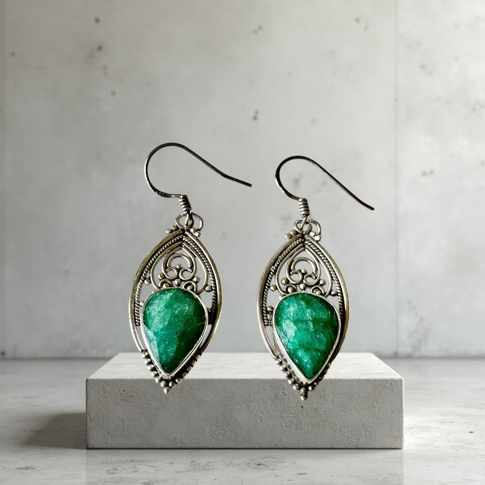 Sterling silver Vintage Pear Shape Faceted  Emeralds